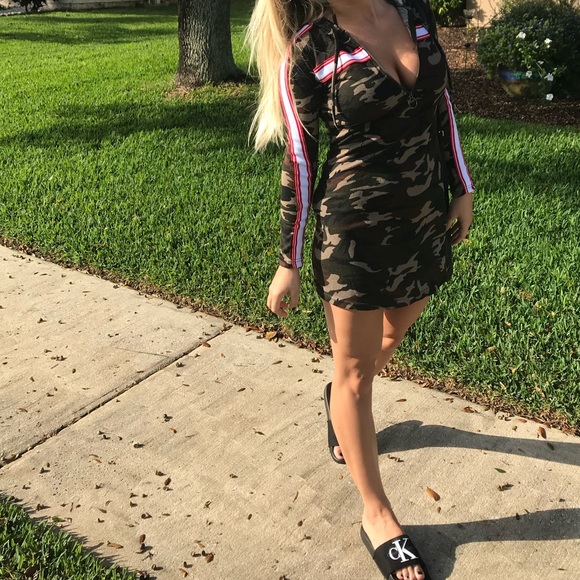 Dress - Picture 1 of 1